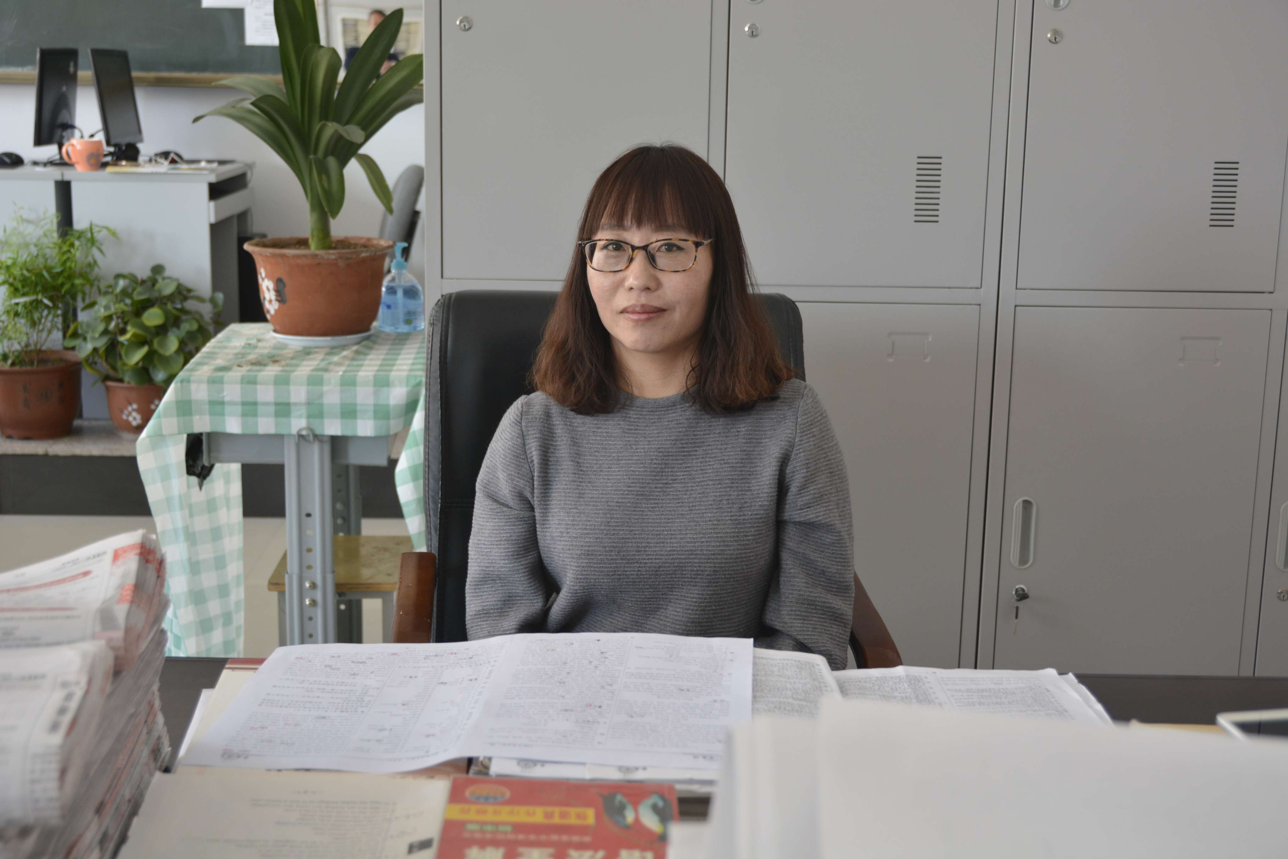 2003年10月取得内蒙古大学本科学历,2004年3月调入宝昌一中任教,2015